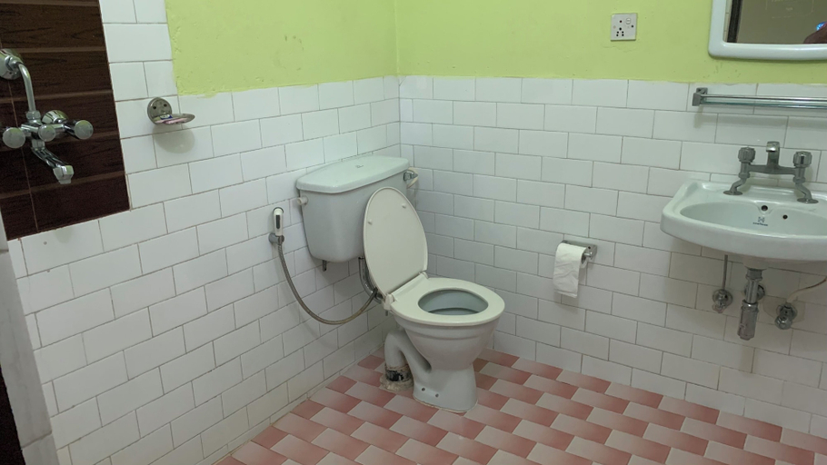 Bathroom 5, New Pokhara Lodge, Gandaki