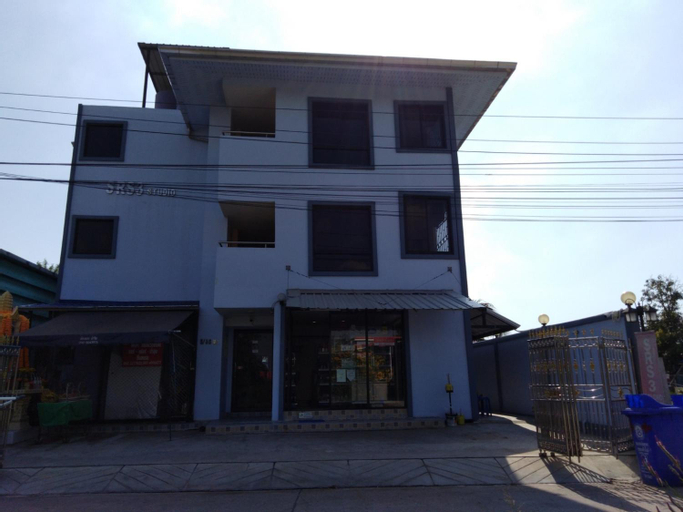 Exterior 12