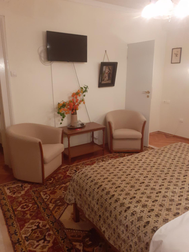 Others 5, Casa Insorita, Sinaia