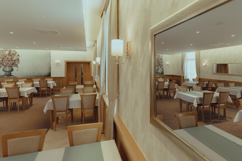 Food & Drinks 4, Brigaderos Hotel Brigadir Borsi, Trebišov