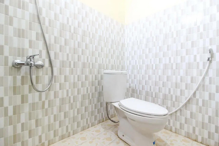 Bathroom 10