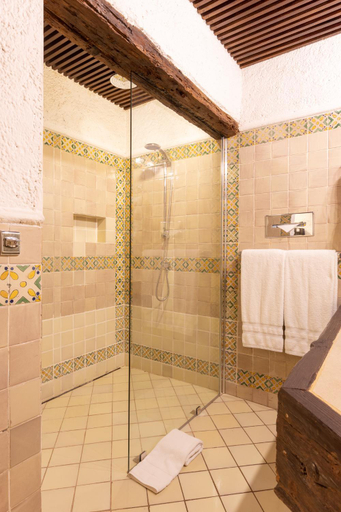Bathroom 5, Hotel Museo Casa Santo Domingo, Antigua Guatemala
