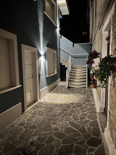 Others 5, BLU CORALLO, Fermo