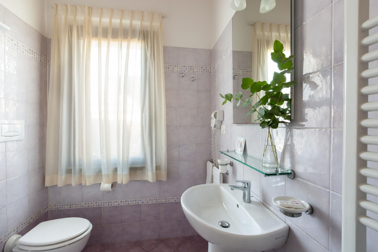Bathroom 4