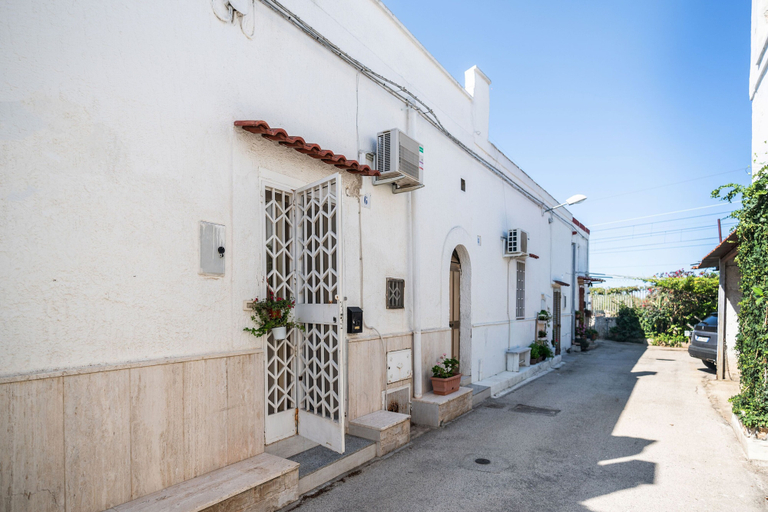Exterior & Views 2, 4196 Tina House & Parking by Barbarhouse, Bari