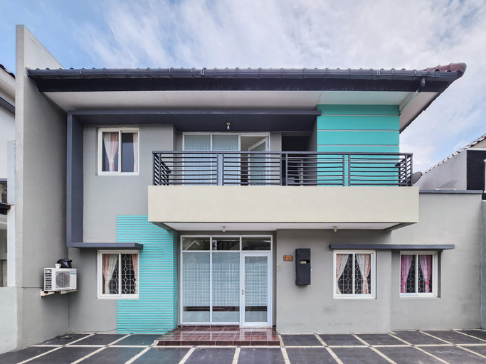 Exterior & Views 2, Urbanview Bromo 18 Homestay Karawaci, Tangerang