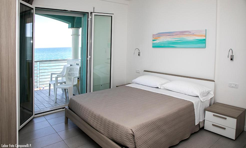 Others 3, Residence Acquasuite, Teramo