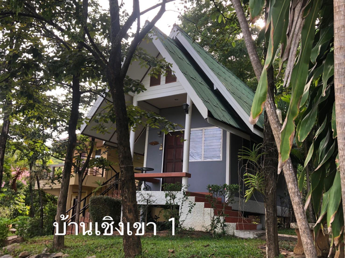 Exterior 6