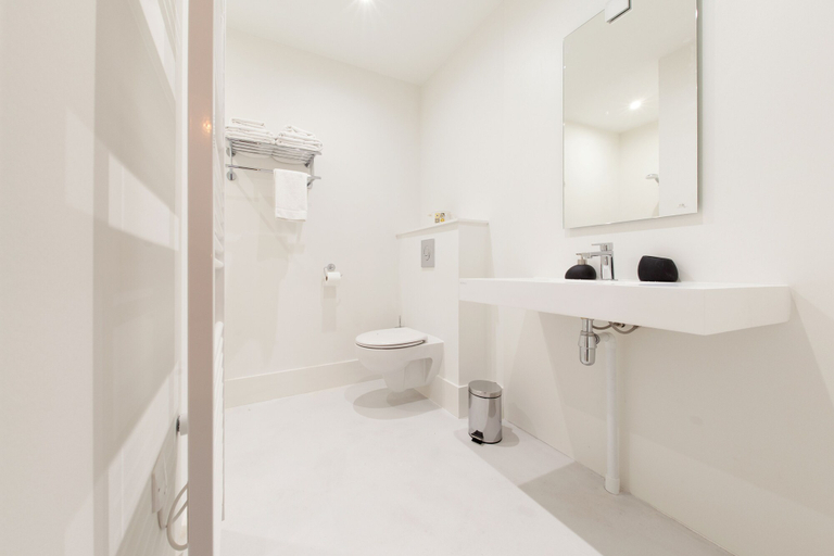 Bathroom 3, Appart Hotel Eugenie, Saône-et-Loire