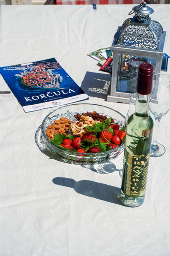 Food & Drinks 4, Villa Cvita, Lumbarda