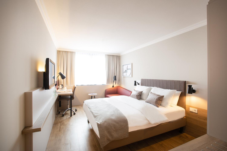 Bedroom 25