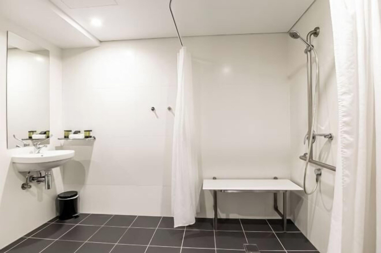 Bathroom 19