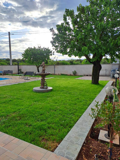 Others 1, Villa Matanov dvorac, Tisno