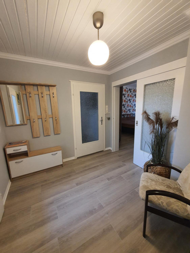 Others 5, Schwan16 - Ferienwohnung, Pirmasens