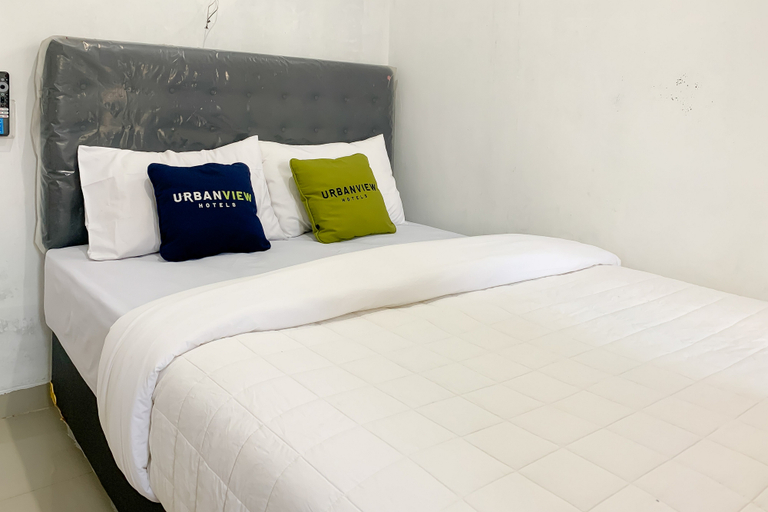 Urbanview Hotel Permata Syariah Garut Room Type - Standard Room