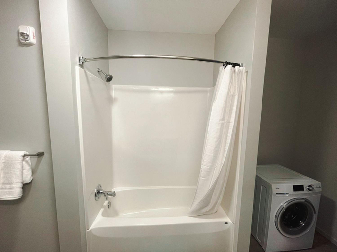 Bathroom 7