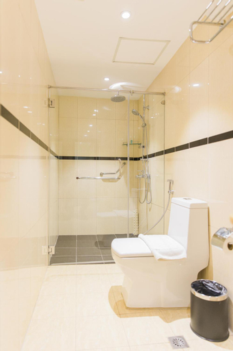 Bathroom 12