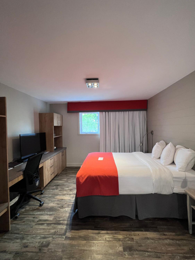 Bedroom 8