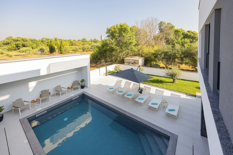 Sport & Beauty 3, Villa Elena, Nin