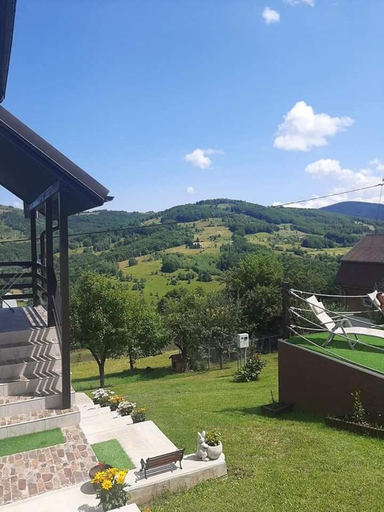 Others 5, Pensiunea K9, Margau
