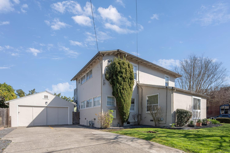 Downtown Urban Flat - close to SMART Station, Sonoma