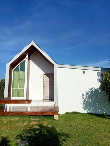 Exterior 5