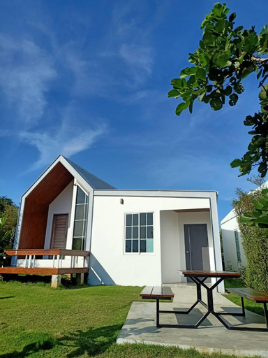 Exterior 8