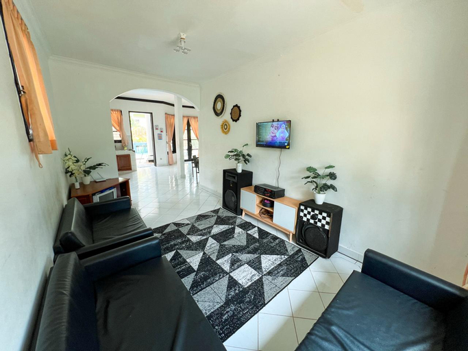 Others 4, Villa Hasha 3 With Biliard and Private Pool, Cianjur