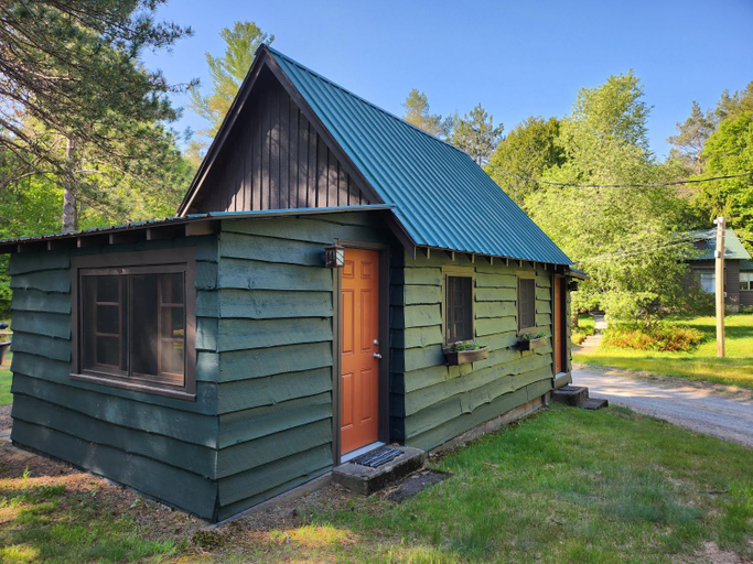 Others 3, Moreno's Adirondack Cabins, Essex