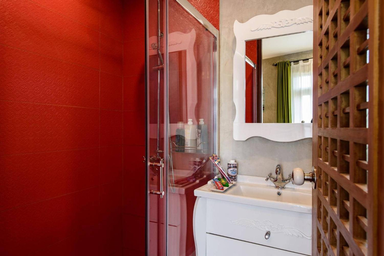 Bathroom 11