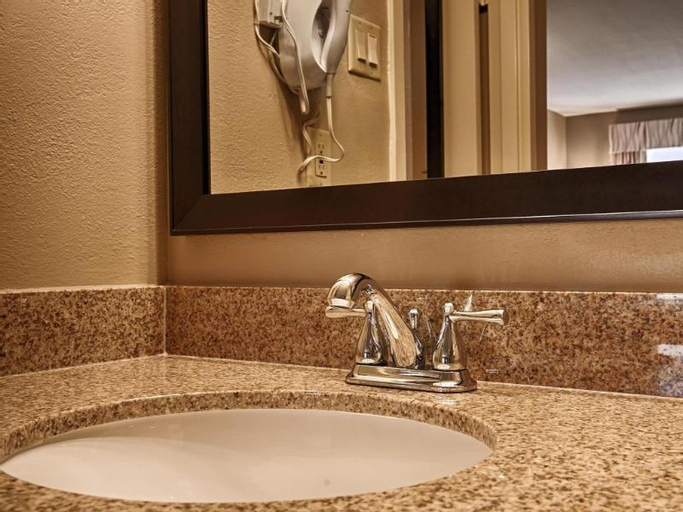 Bathroom 11