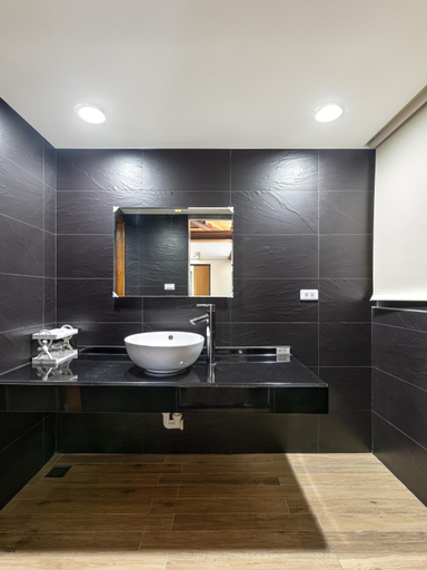 Bathroom, Caolingdai BnB, Yulin