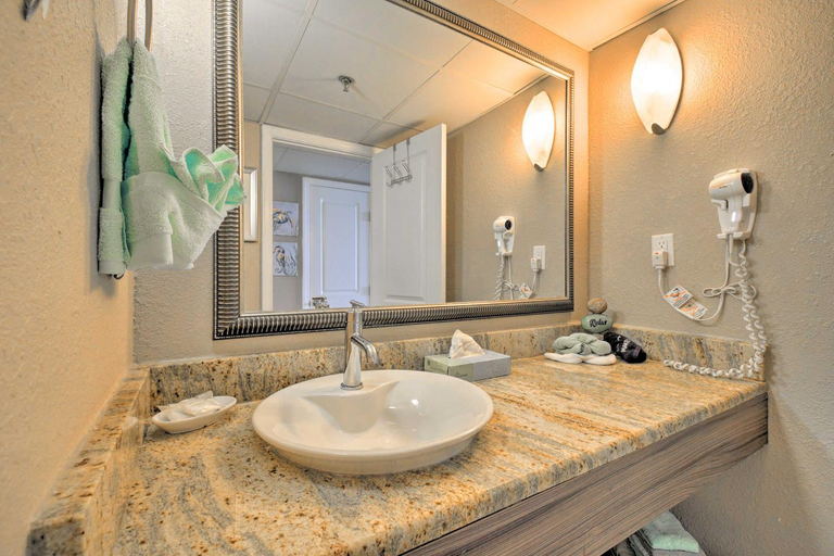 Bathroom 4, Ocean View & Lazy River: Condo in Myrtle Beach!, Horry
