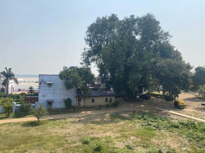 Others 5, Via Ganga View, Varanasi
