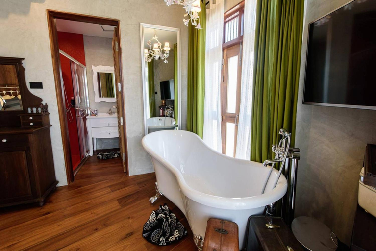 Bathroom 6