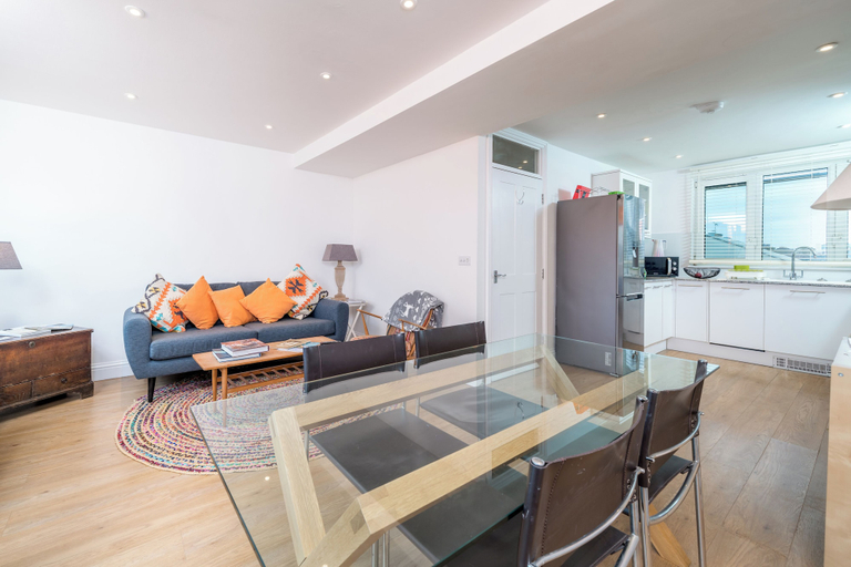 Others 4, JOIVY Stylish flat between London Bridge, London