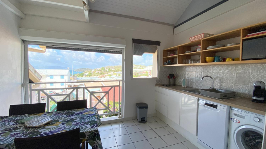 Others 5, Ti Caraibes, appartement T3 atypique, vue mer, piscine et proche plage, Les Trois-Îlets