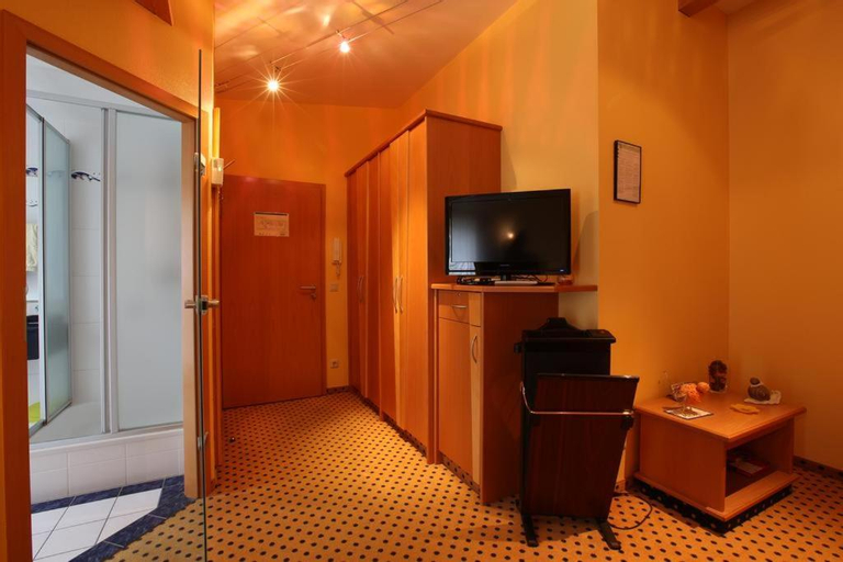 Others 5, Au P'tit Max - Studios hotel, Luxembourg