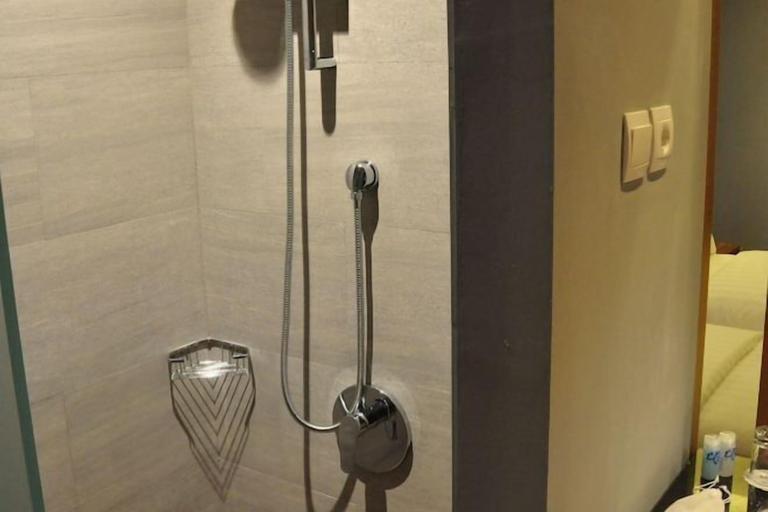 Bathroom 15