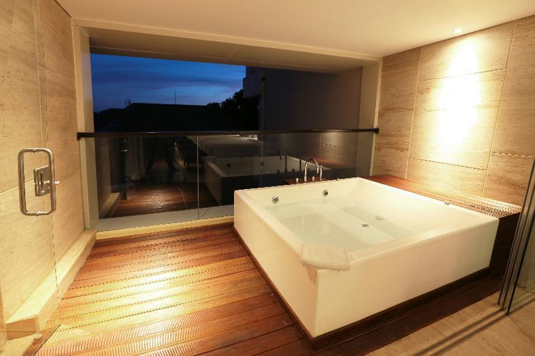 Bathroom 9