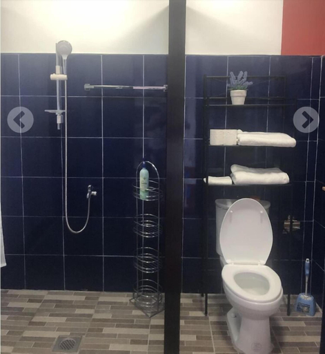Bathroom, Pirate Galeon, Carcar