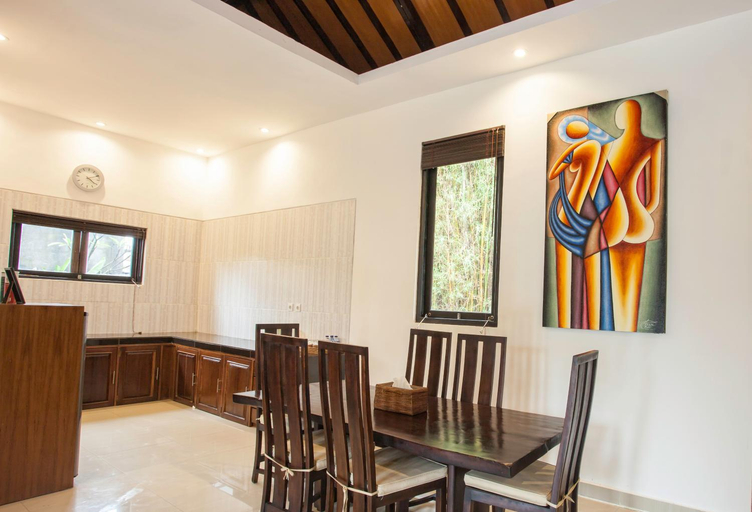 Dining Room 13