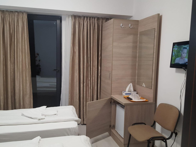 Others 3, Hotel Babilon, Municipiul Bucuresti