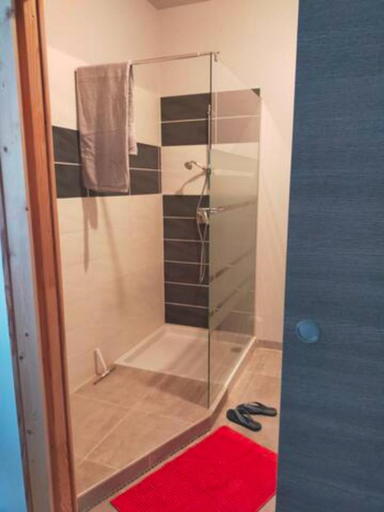 Bathroom 3, Julio Cesar Poligny Jura, Jura