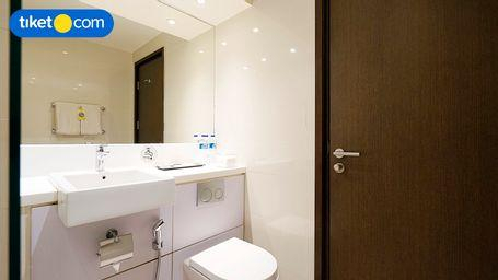 Bathroom 10