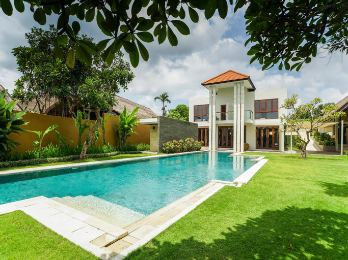 Swimming Pool 11