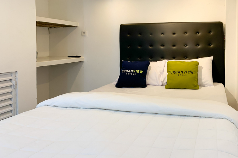 Urbanview Hotel Permata Syariah Garut Room Type - Deluxe Family Room
