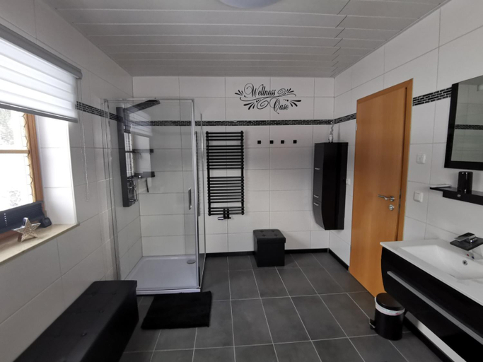 Bathroom 2, Alpen-Chalet Ehrwald, Reutte