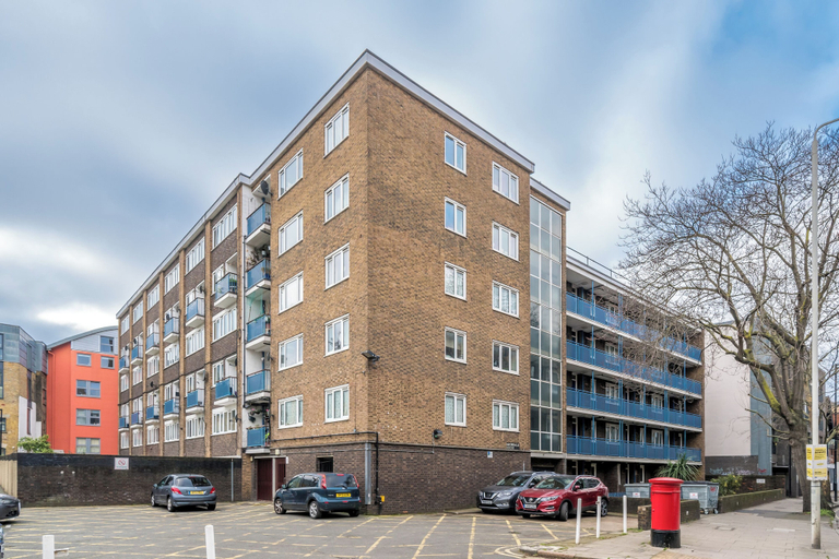 Exterior & Views 2, JOIVY Stylish flat between London Bridge, London