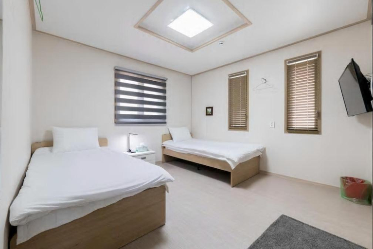 Bedroom 4, Hub Guesthouse, Jung